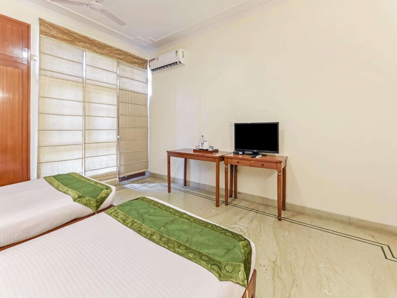 Treebo Trip The Nest Corporate Hotel Greater Noida Exterior photo